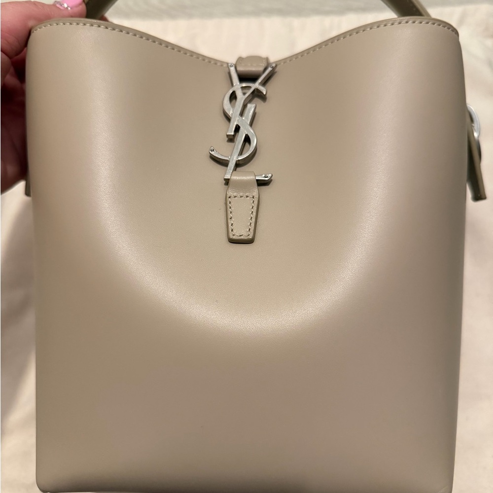 YSL LE 37 SMALL IN SHINY LEATHER
